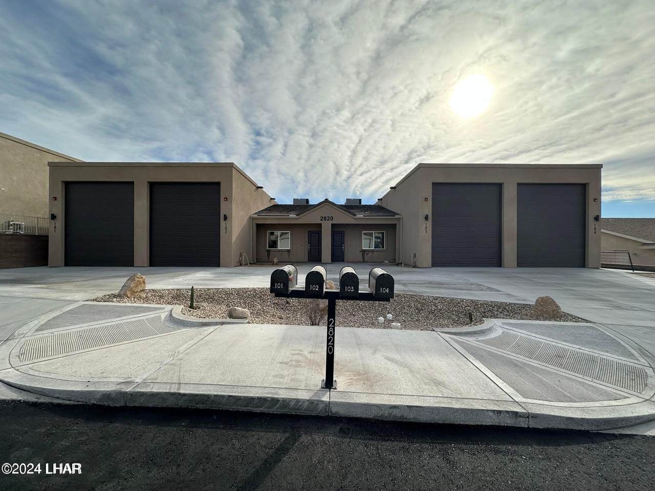 2820 Palisades Dr - Photo 1