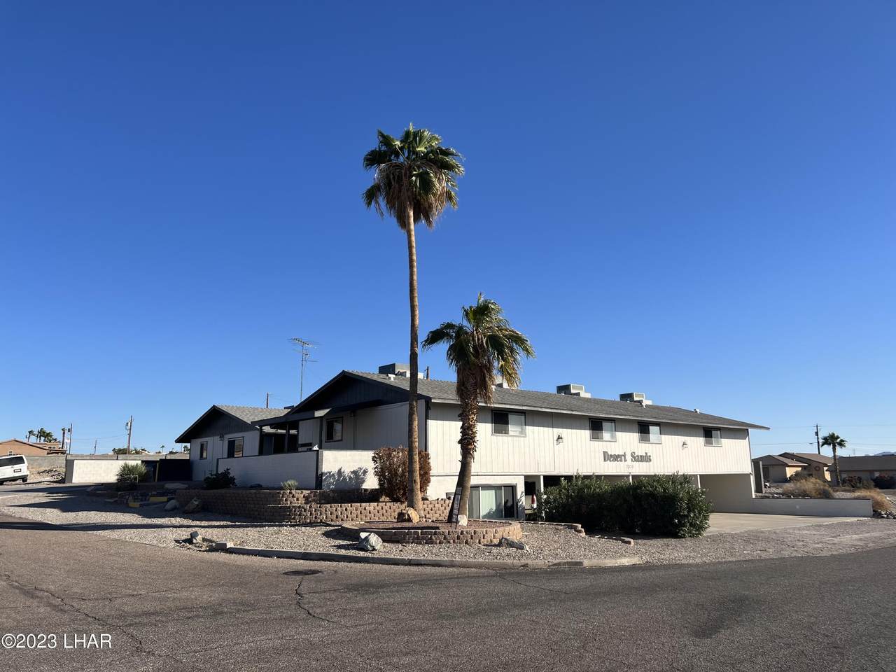 2320 Sandwood Dr - Photo 1