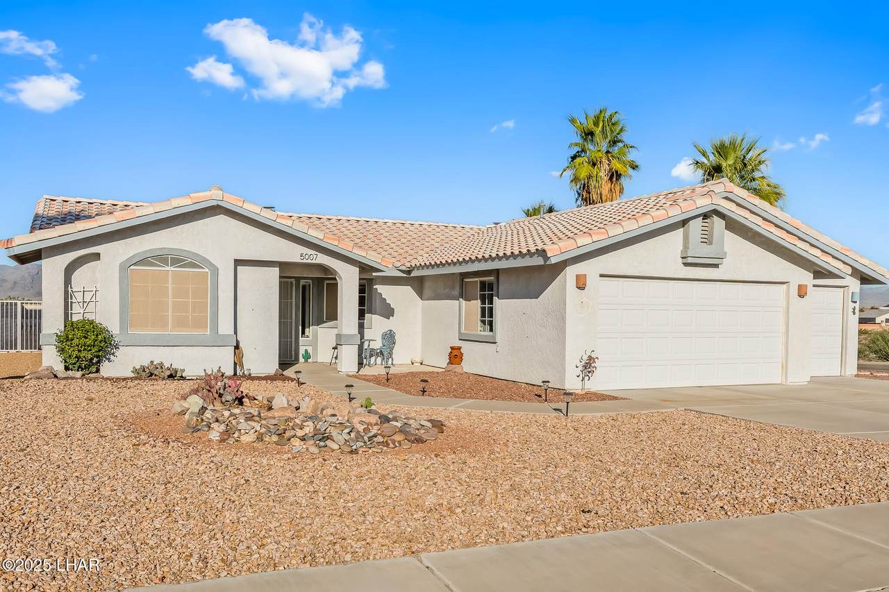 5007 Emerald River Dr - Photo 1