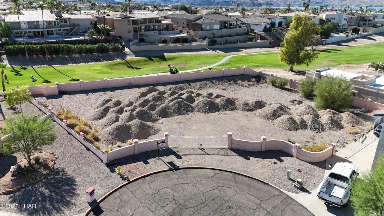 585 Player Ln - Photo 1