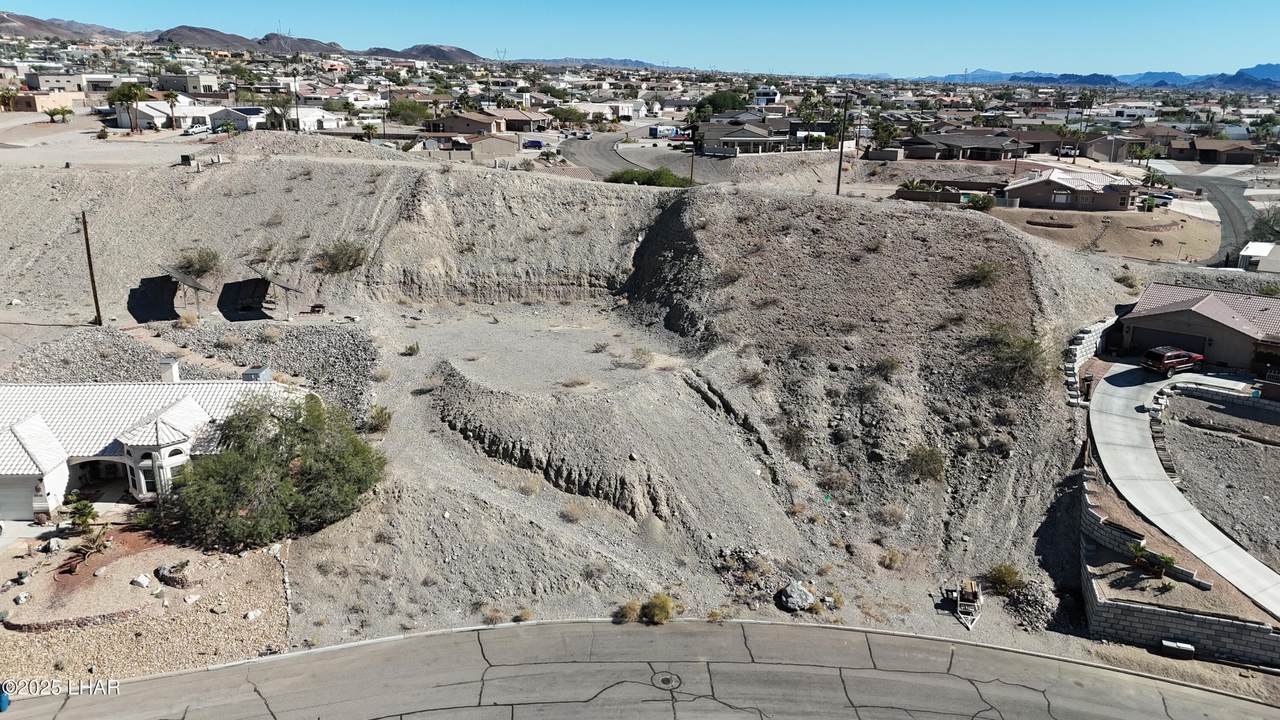 3210 Crestview Dr - Photo 1