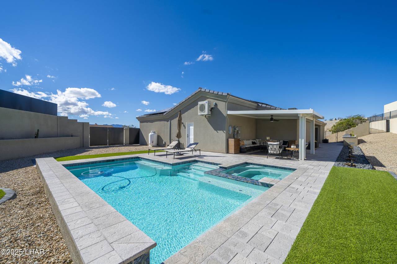 675 Knobhill Ln - Photo 1