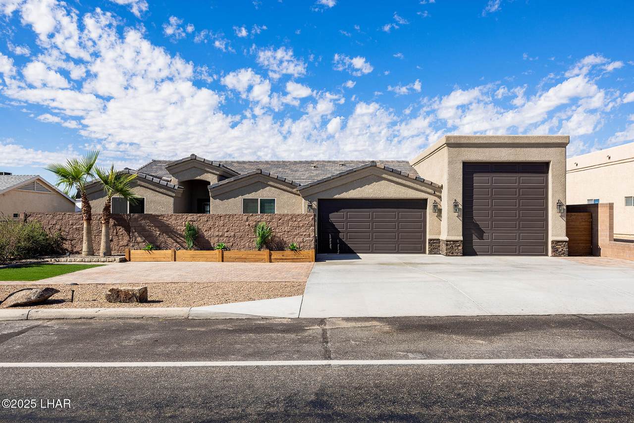 843 Mcculloch Blvd - Photo 1