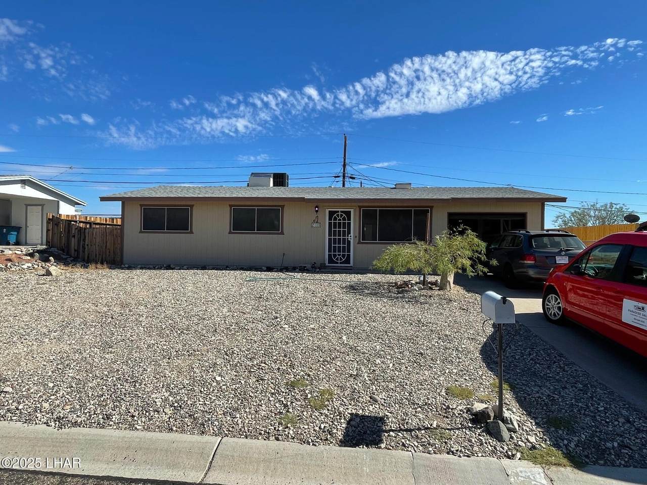 2110 Commander Dr - Photo 1