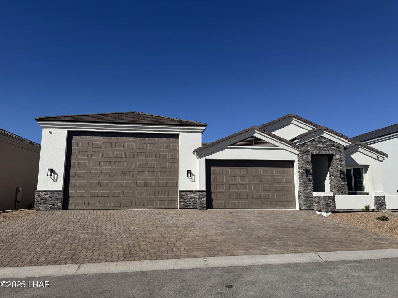 1755 Persimmon Ave - Photo 1