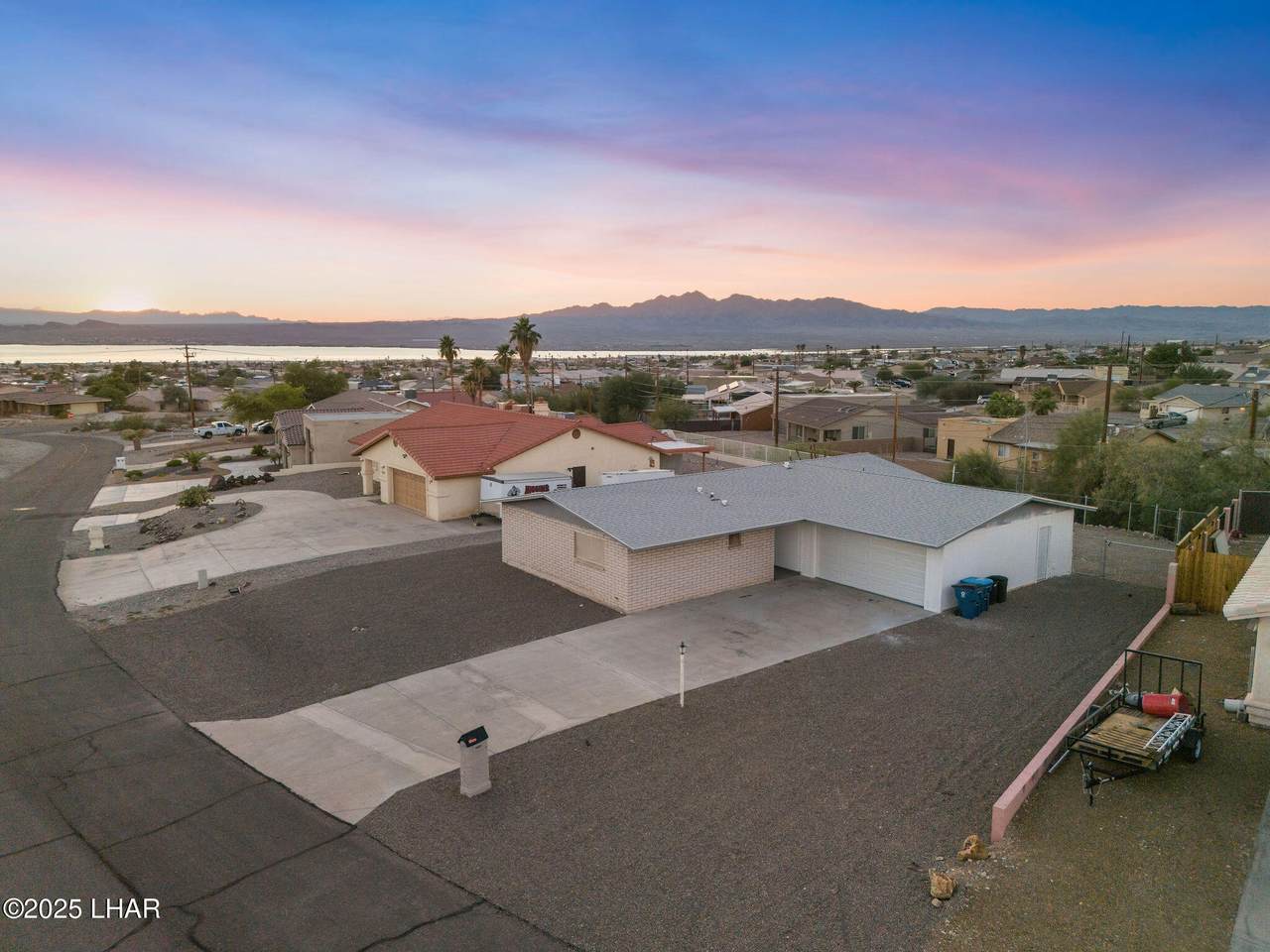 2735 Poseidon Dr - Photo 1