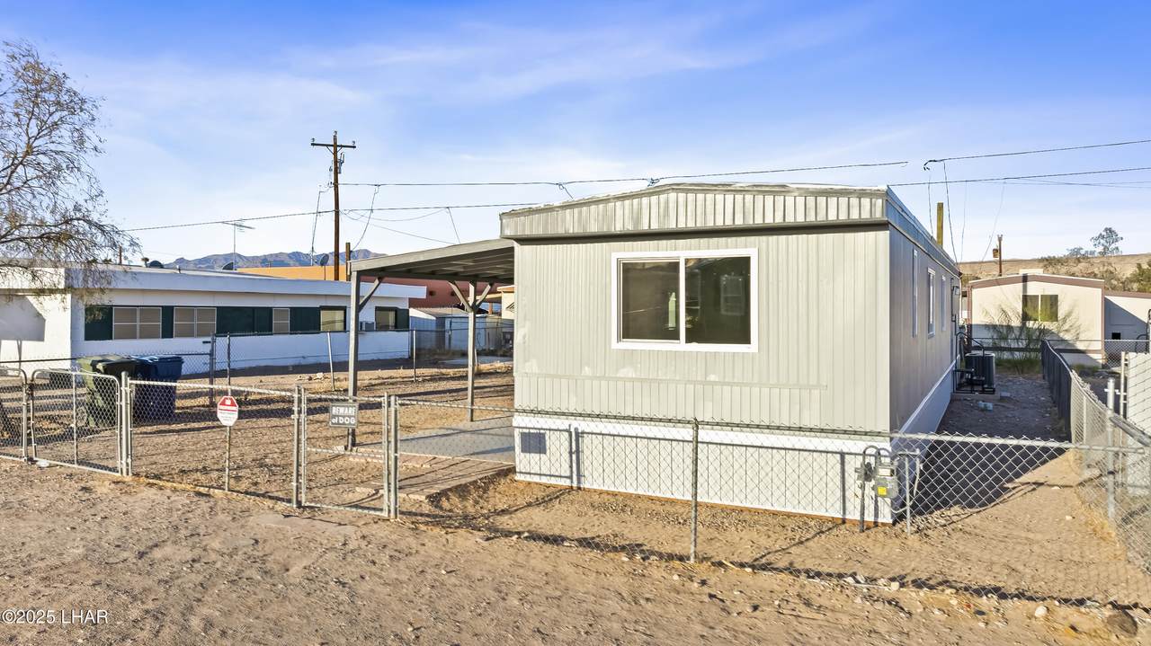 1947 Clearwater Dr - Photo 1