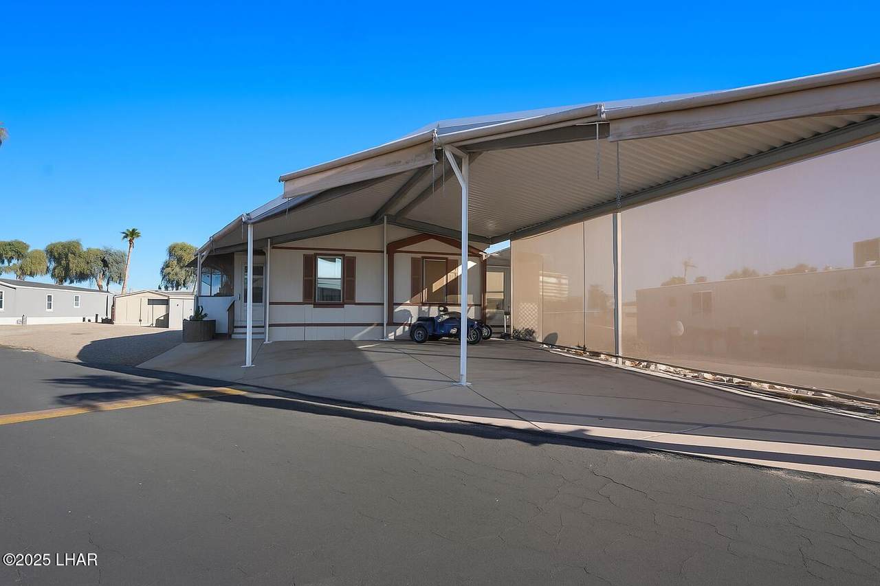 601 Beachcomber Blvd - Photo 1