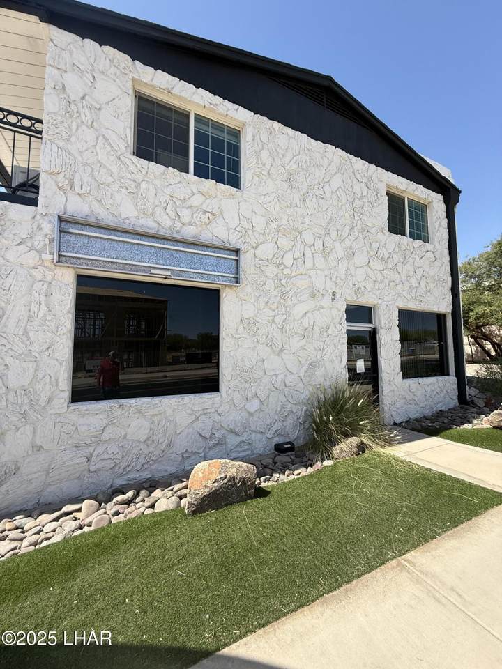 2169 Swanson Ave - Photo 1