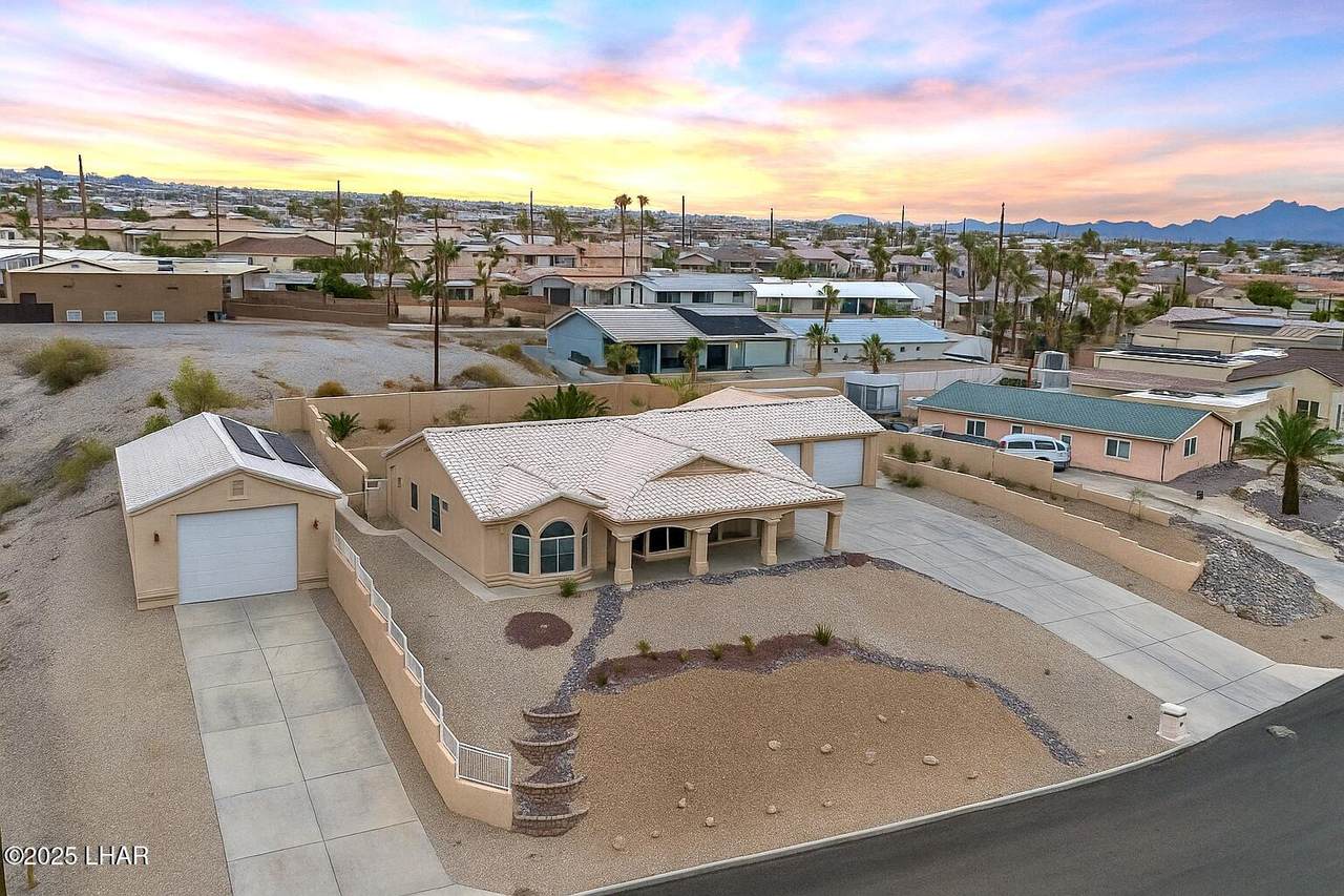 1720 Park Terrace Ave - Photo 1