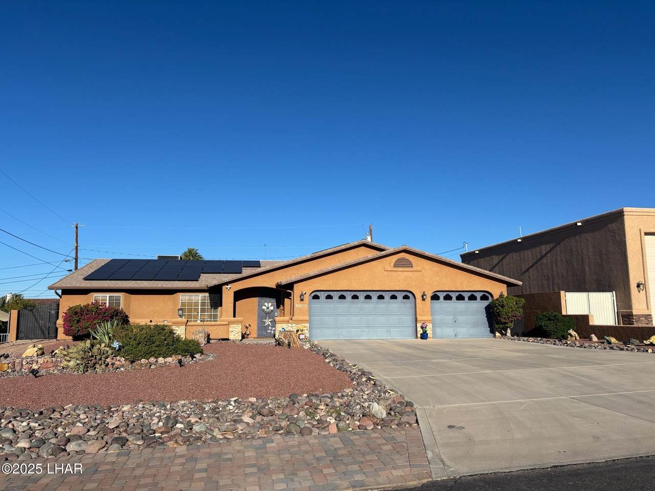 1521 Hawkeye Dr - Photo 1