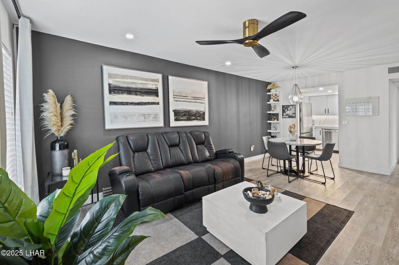 3210 Sweetwater Ave - Photo 1