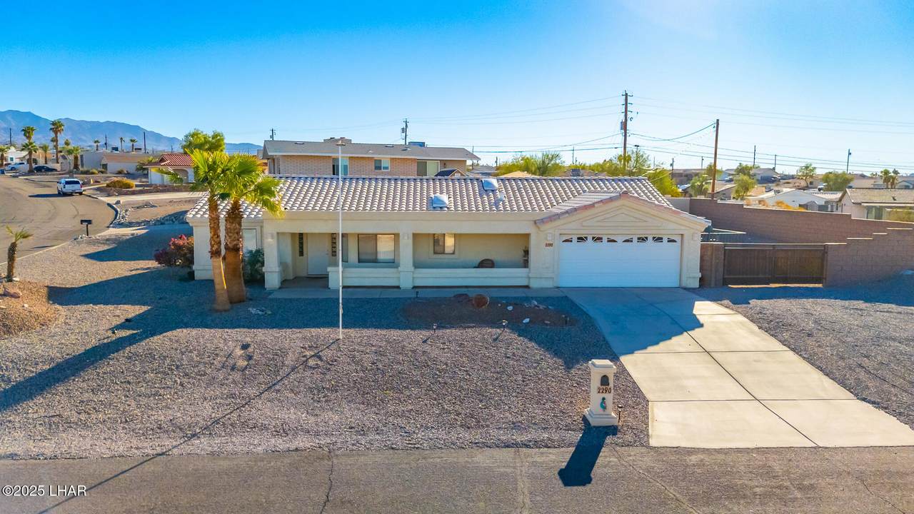 2290 Interlake Dr - Photo 1