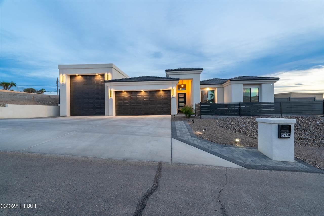 2940 Poseidon Ln - Photo 1