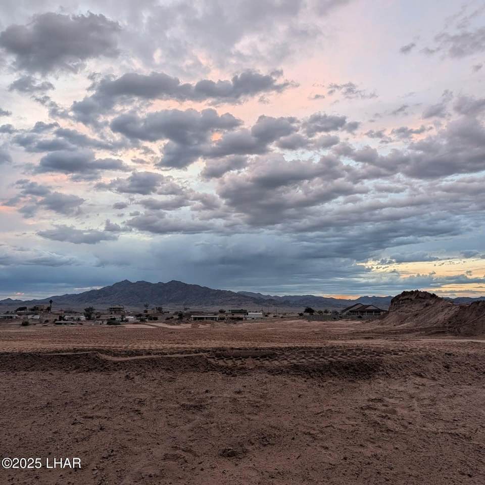 1084 Riverside Dr - Photo 1