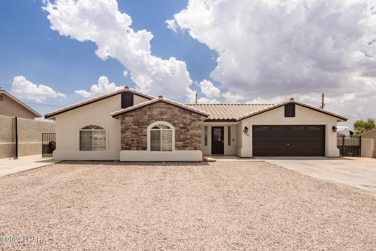 2260 Interlake Dr - Photo 1