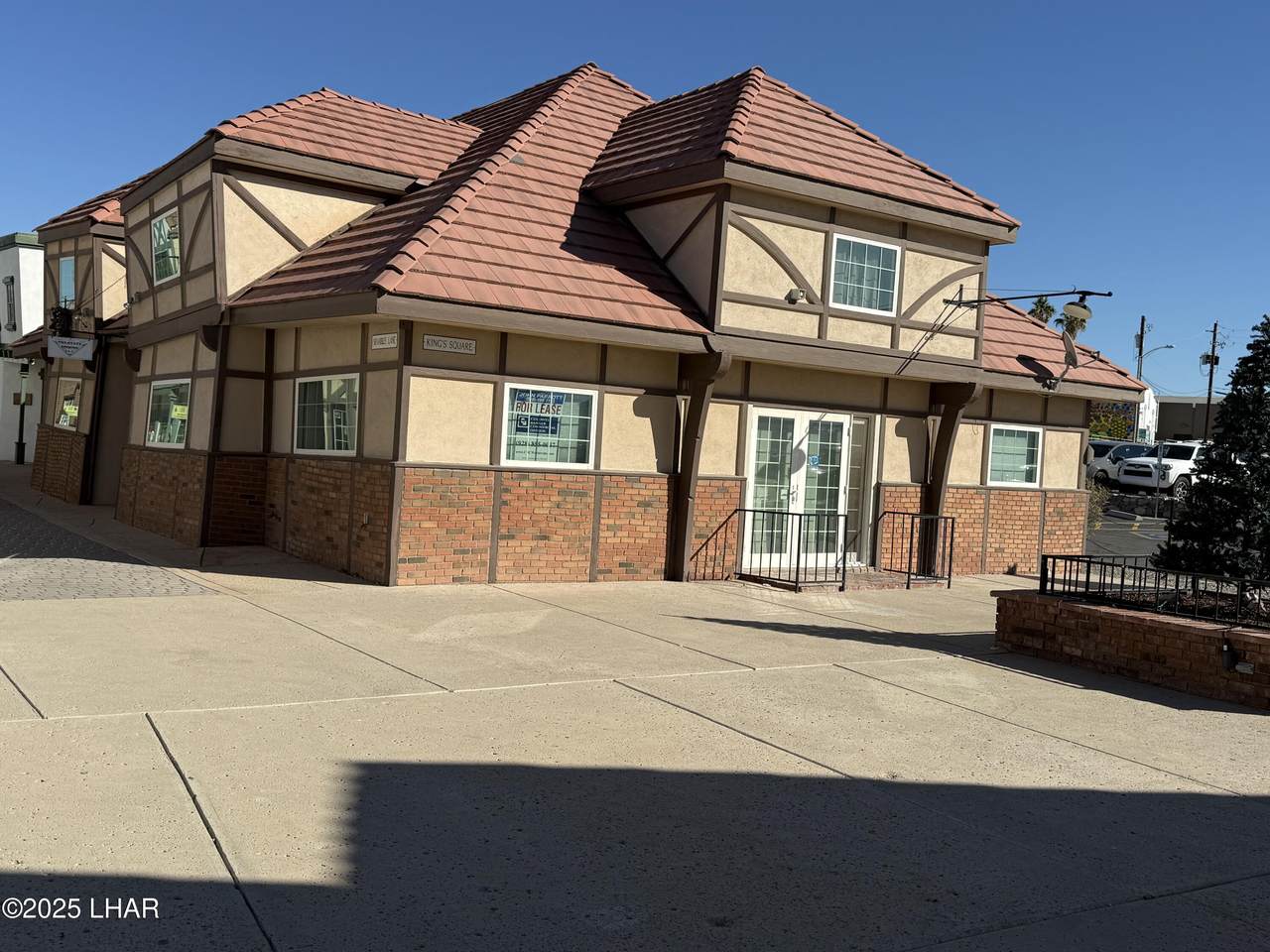 2126 Mcculloch Blvd - Photo 1