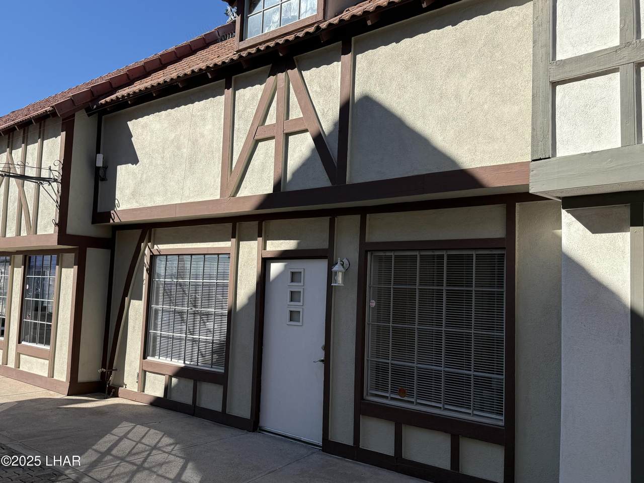 2126 Mcculloch Blvd - Photo 1