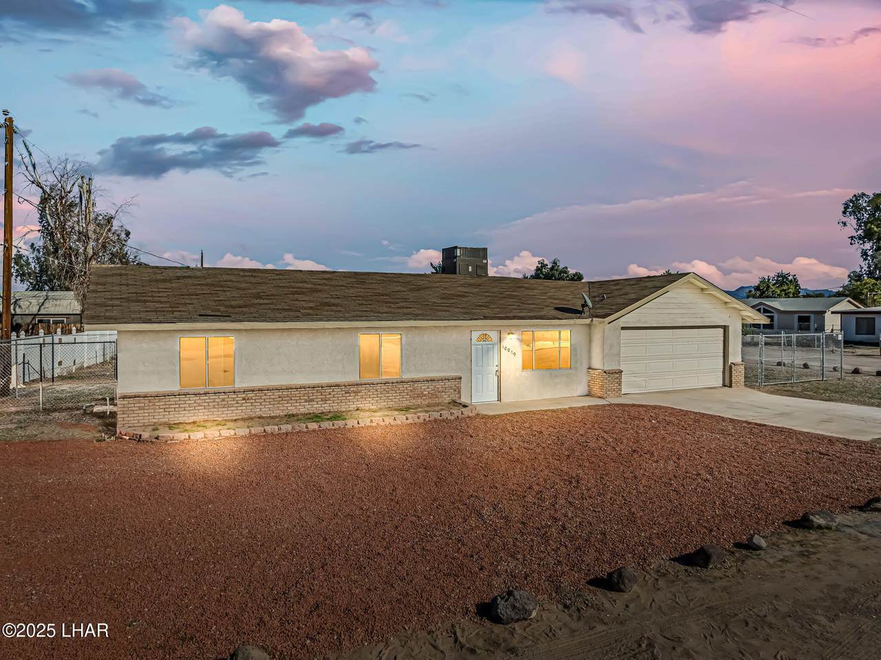 10079 Driftwood Cir - Photo 1