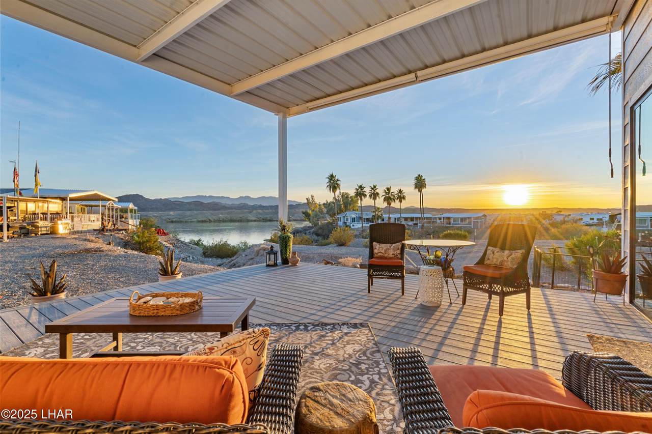 555 Beachcomber Blvd - Photo 1