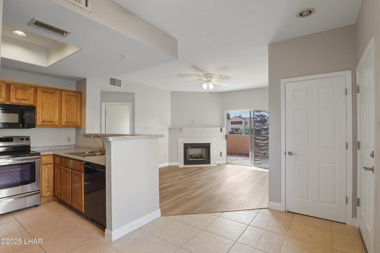 1650 Smoketree Ave - Photo 1