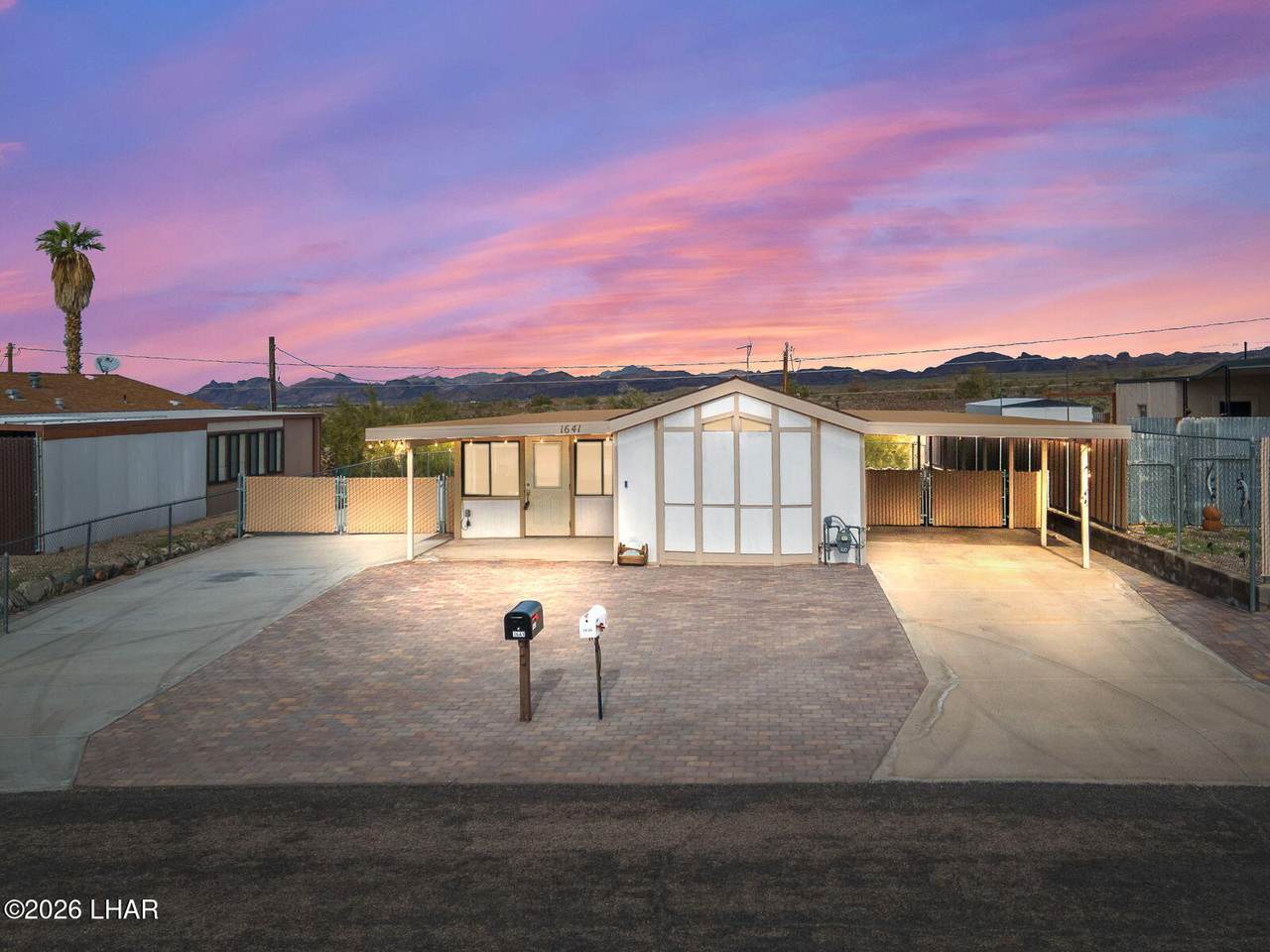 1641 Laverne Ln - Photo 1