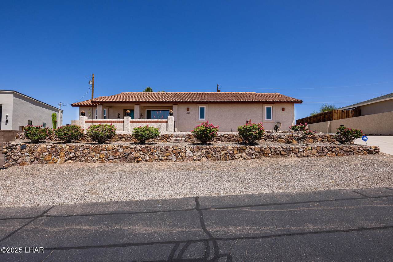 1929 Burgundy Ln - Photo 1