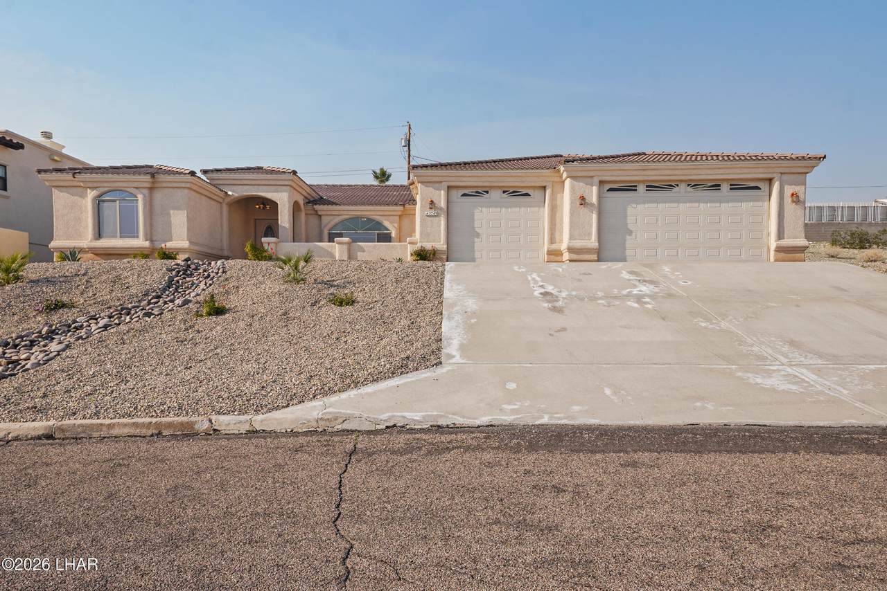 2745 Bamboo Dr - Photo 1