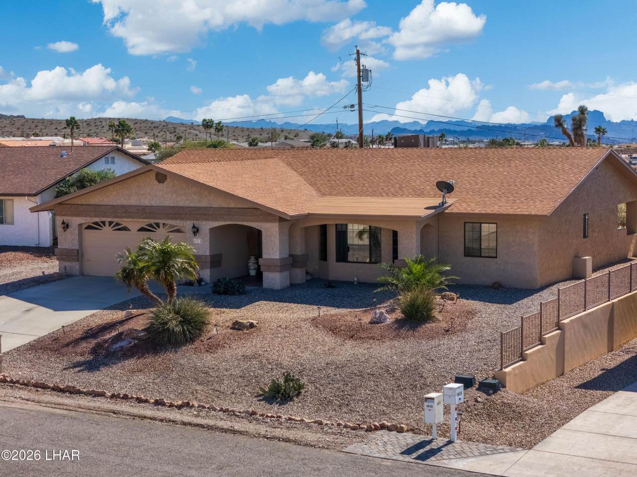 4024 Bluegrass Dr - Photo 1
