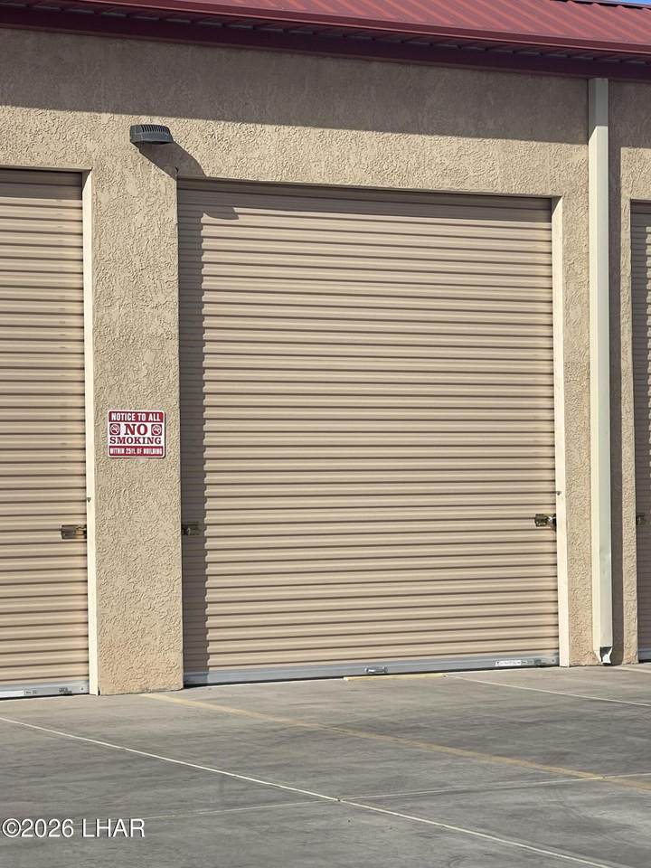 911 Lake Havasu Ave - Photo 1