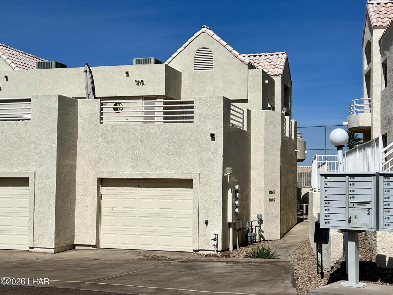 420 Acoma Blvd - Photo 1