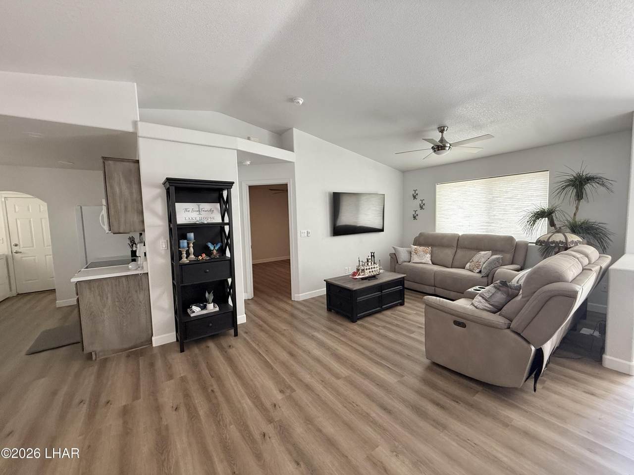 https://bt-photos.global.ssl.fastly.net/lakehavasu/1280_boomver_1_1039979-2.jpg