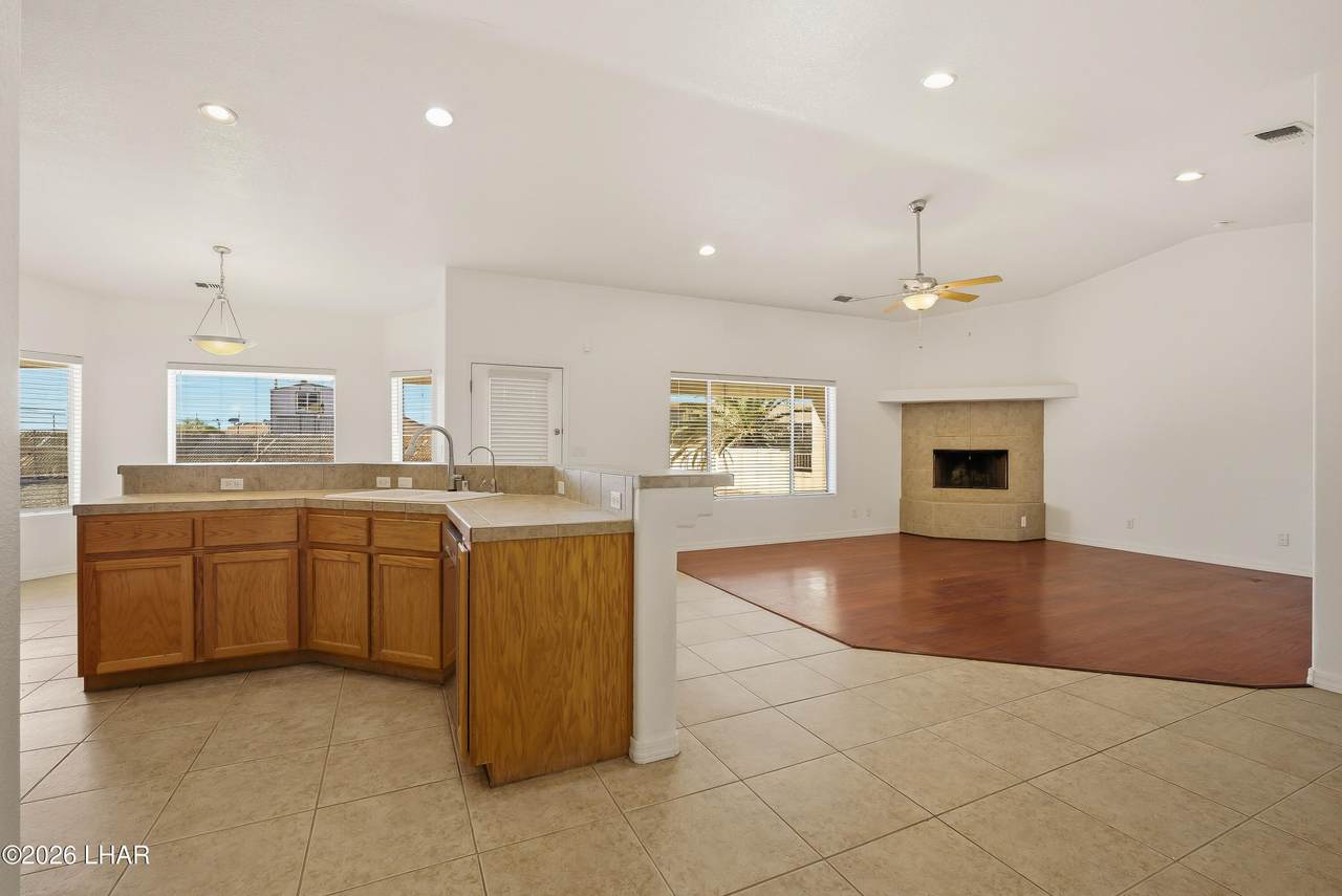 https://bt-photos.global.ssl.fastly.net/lakehavasu/1280_boomver_1_1040066-2.jpg