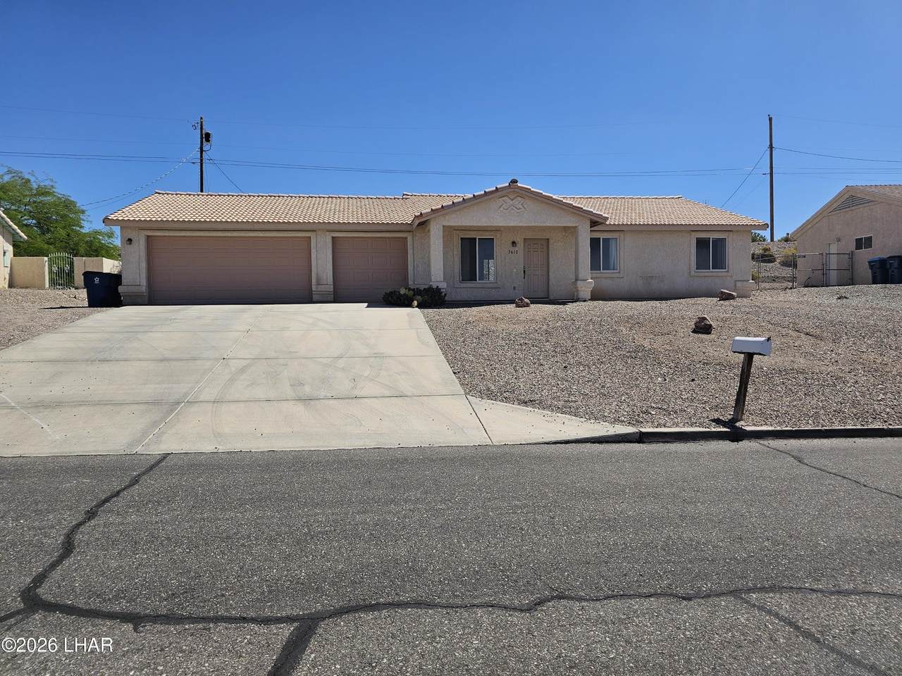 3610 Bluecrest Dr - Photo 1