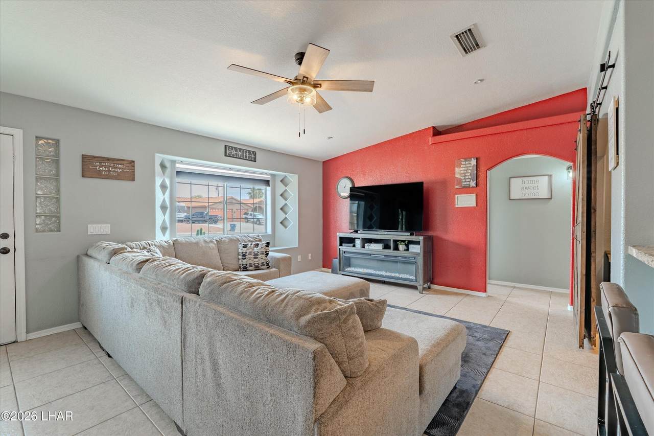 https://bt-photos.global.ssl.fastly.net/lakehavasu/1280_boomver_1_1040142-2.jpg