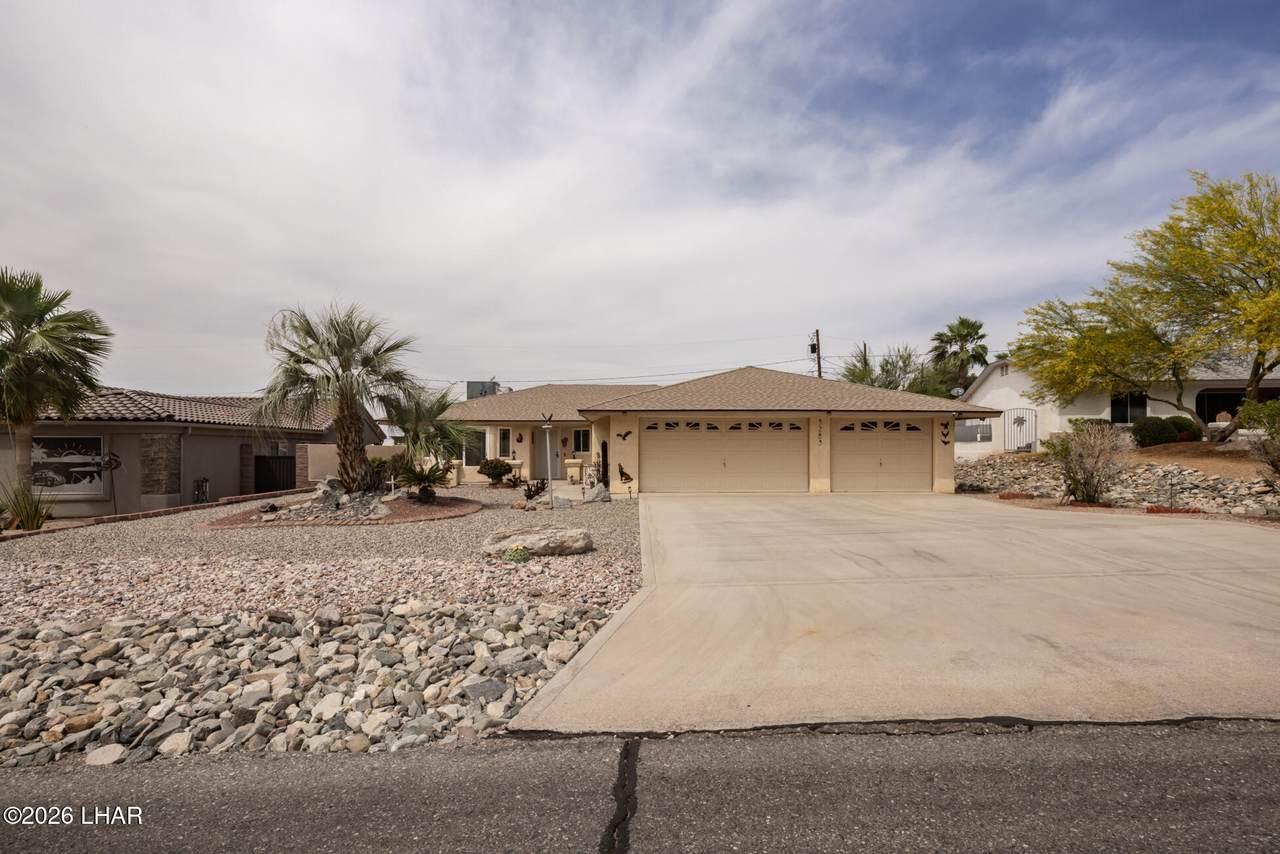 3283 Palmtree Dr - Photo 1