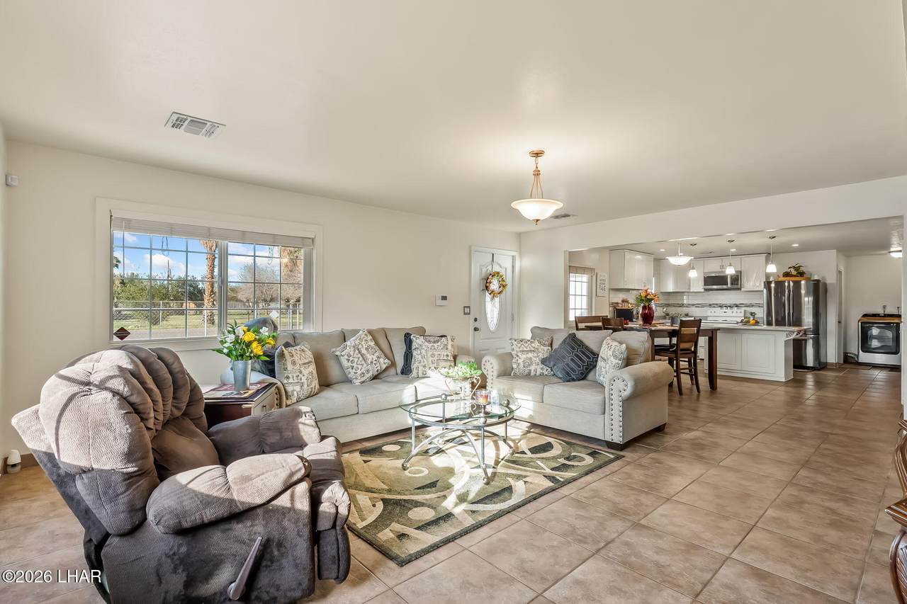 1620 Cottonwood Ln - Photo 1