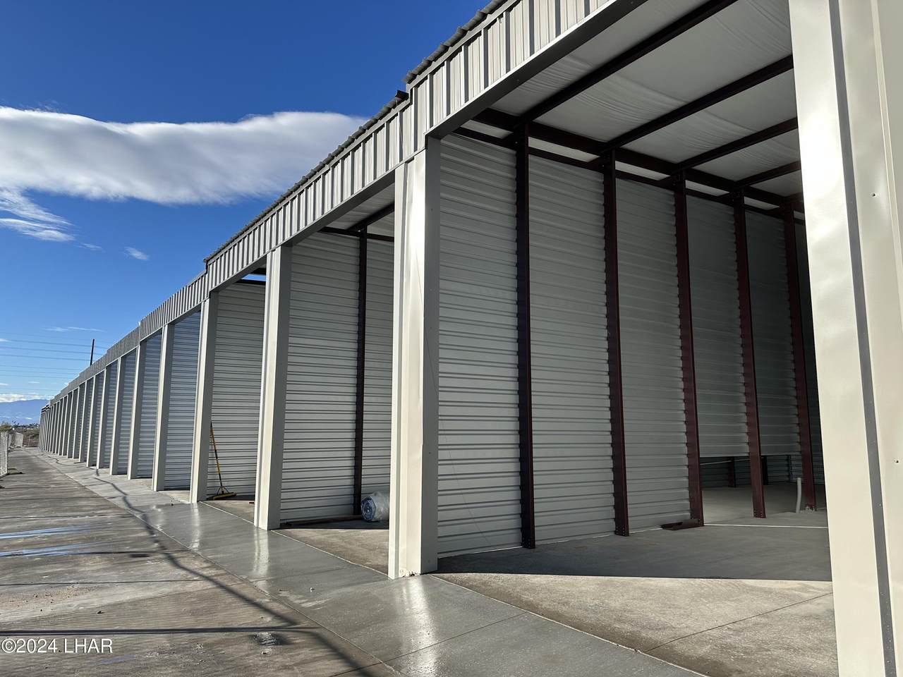 80 Retail Centre Blvd - Photo 1