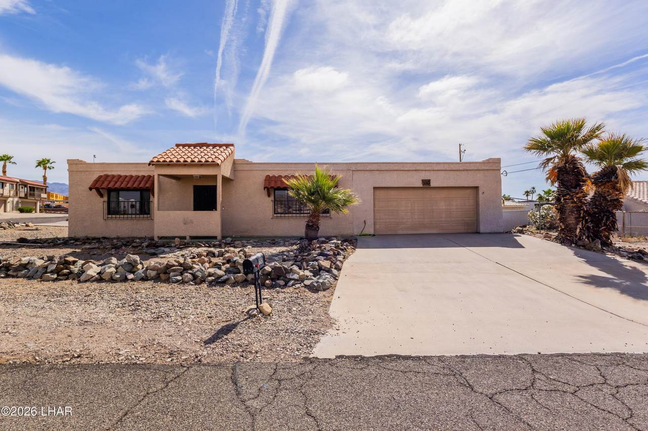2110 Magnolia Dr - Photo 1
