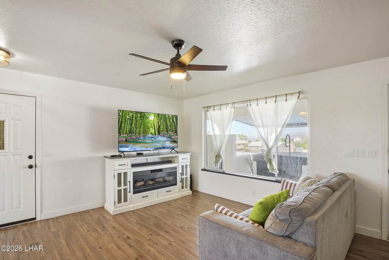 https://bt-photos.global.ssl.fastly.net/lakehavasu/1280_boomver_1_1040379-2.jpg