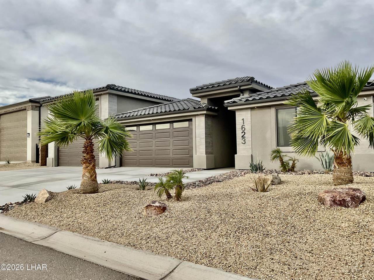 1623 Laurel Dr - Photo 1