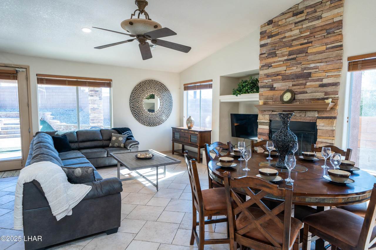 https://bt-photos.global.ssl.fastly.net/lakehavasu/1280_boomver_1_1040420-2.jpg