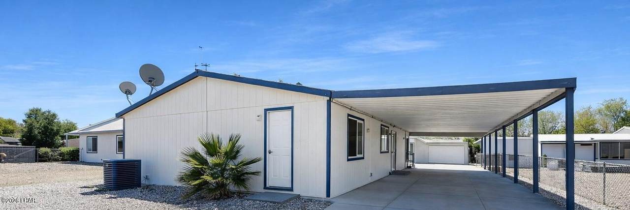 4562 Park Dr - Photo 1