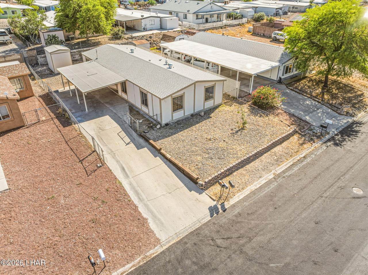 840 Roadrunner Dr - Photo 1