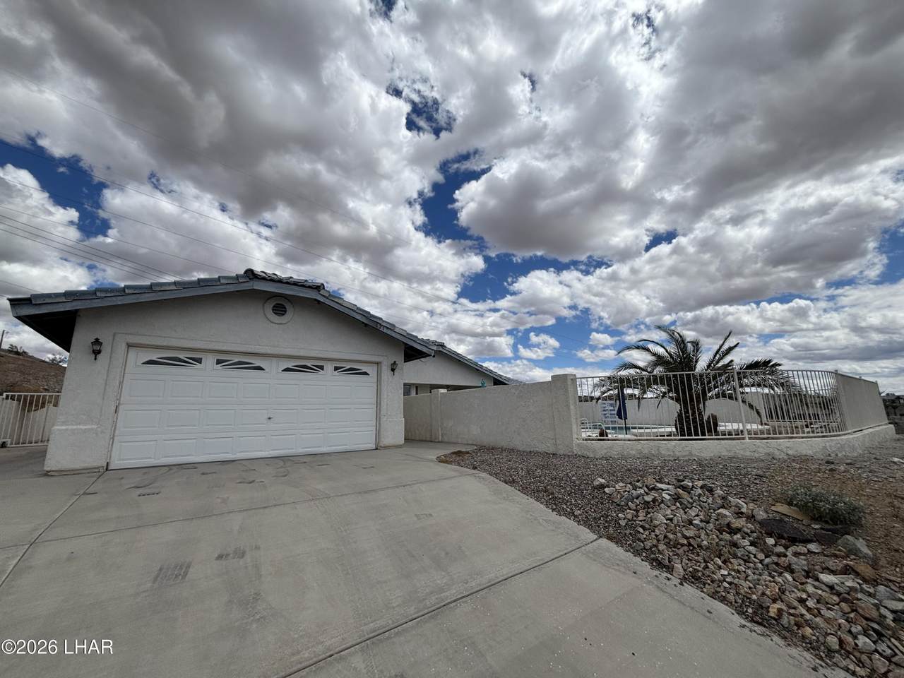 1210 Palmas Dr - Photo 1