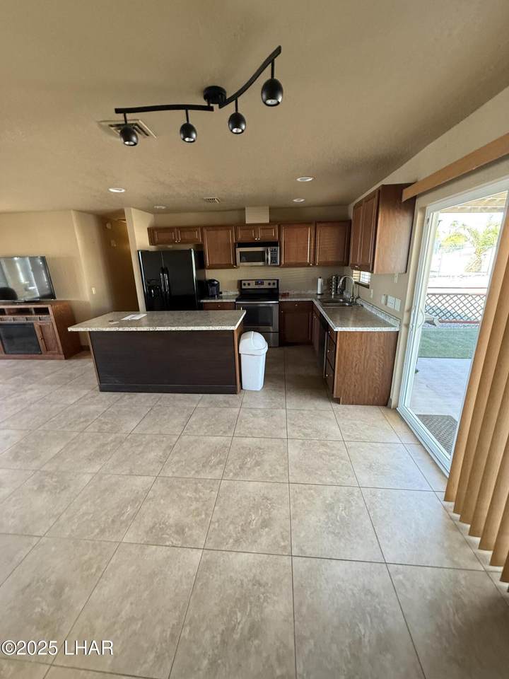https://bt-photos.global.ssl.fastly.net/lakehavasu/1280_boomver_1_1040483-2.jpg