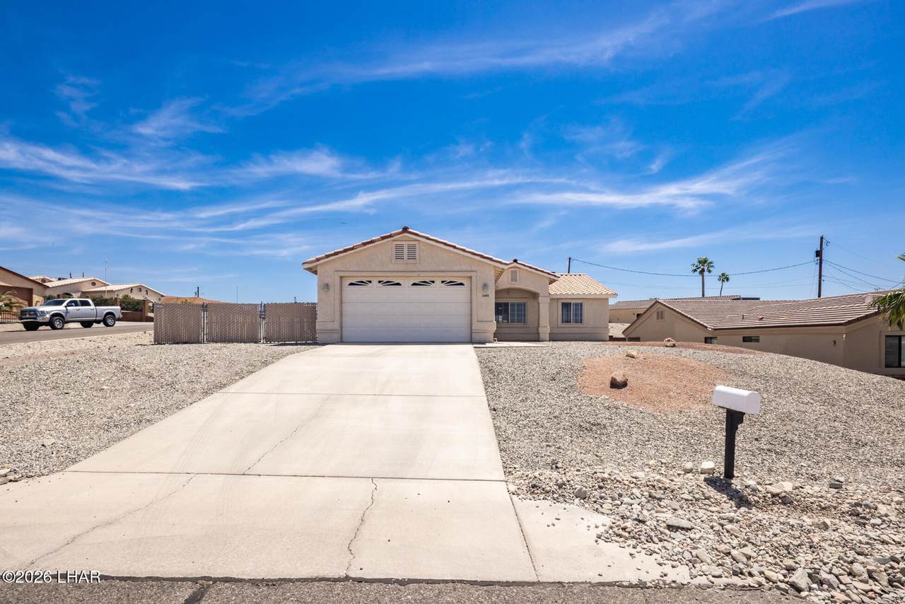 2490 Huntington Dr - Photo 1
