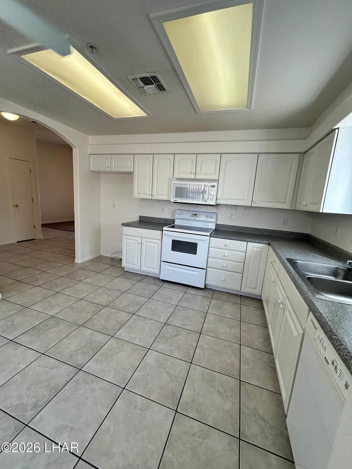 https://bt-photos.global.ssl.fastly.net/lakehavasu/1280_boomver_1_1040600-2.jpg