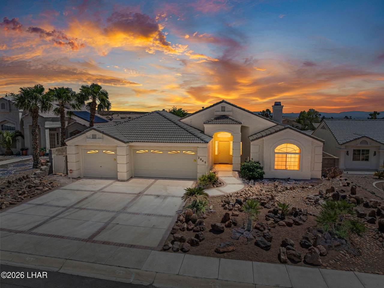 2542 Fox Ridge Ln - Photo 1
