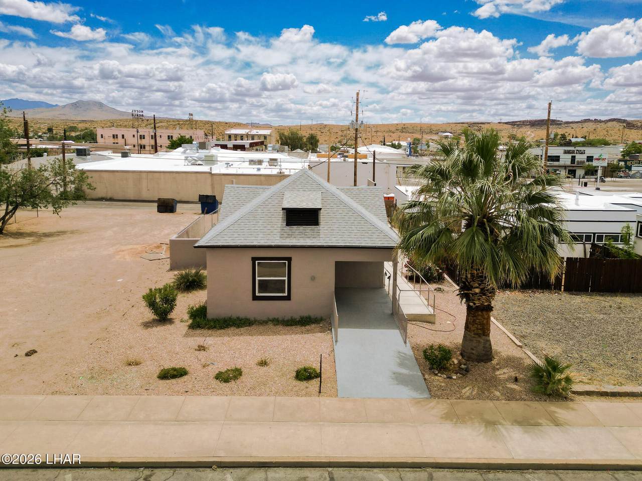 310 Oak St - Photo 1